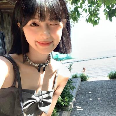 君是慕容卿似花
